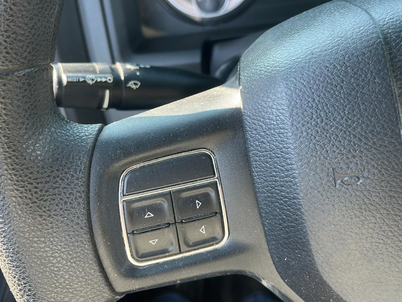 RAM 1500 Tradesman 4x4 Crew Cab 5'7" Box 2018