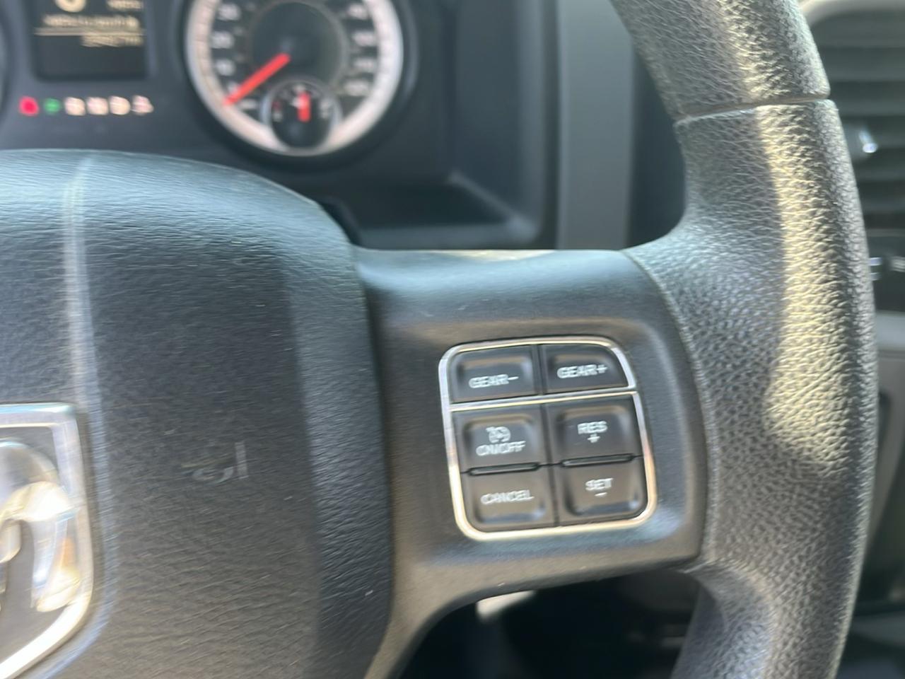 RAM 1500 Tradesman 4x4 Crew Cab 5'7" Box 2018
