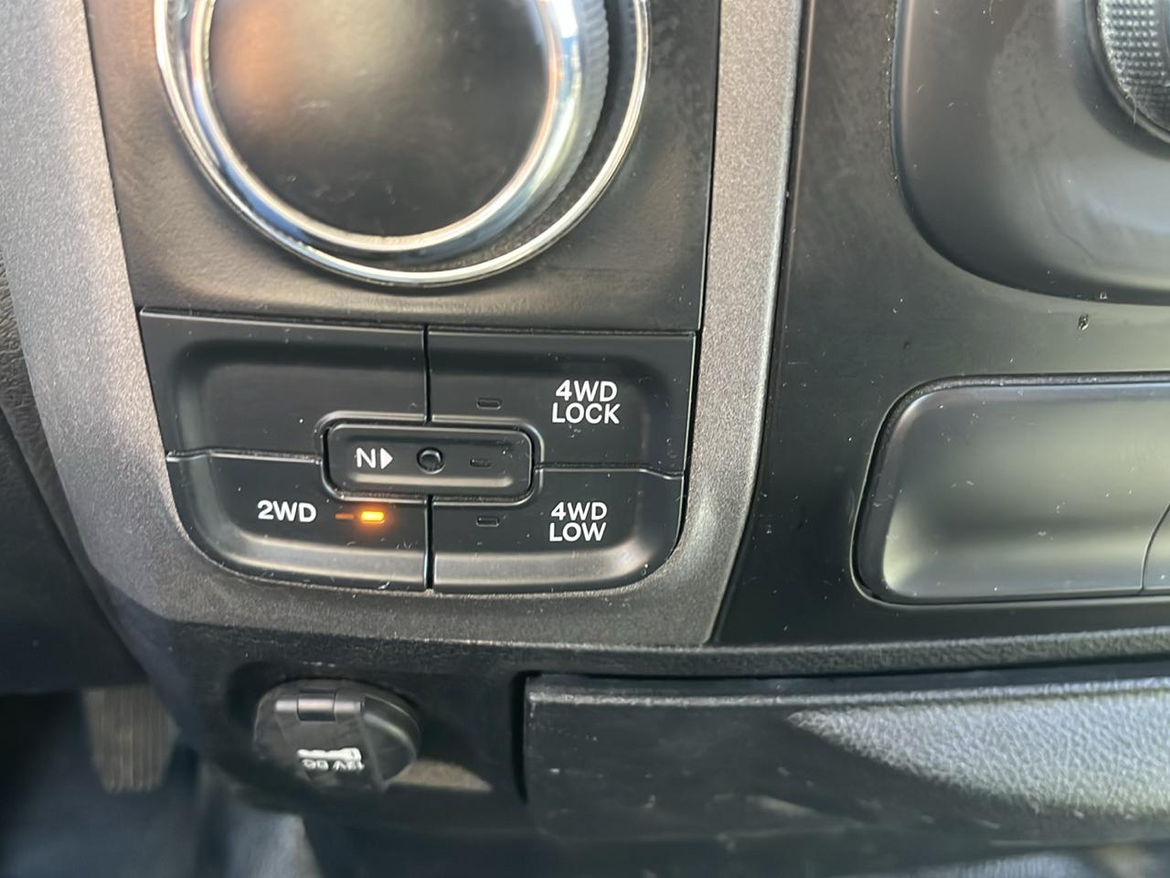 RAM 1500 Tradesman 4x4 Crew Cab 5'7" Box 2018