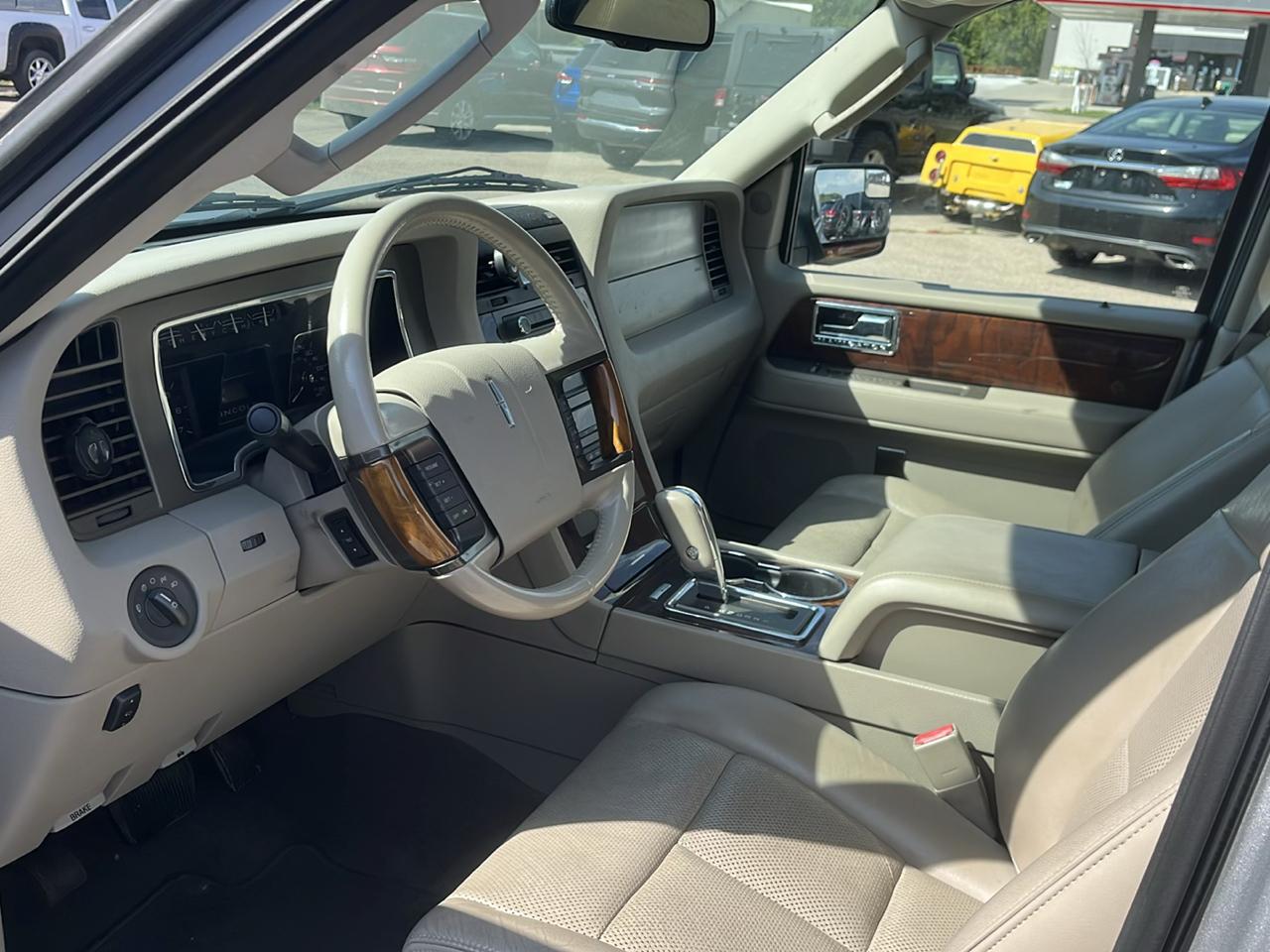 Lincoln Navigator 4WD 4dr 2013
