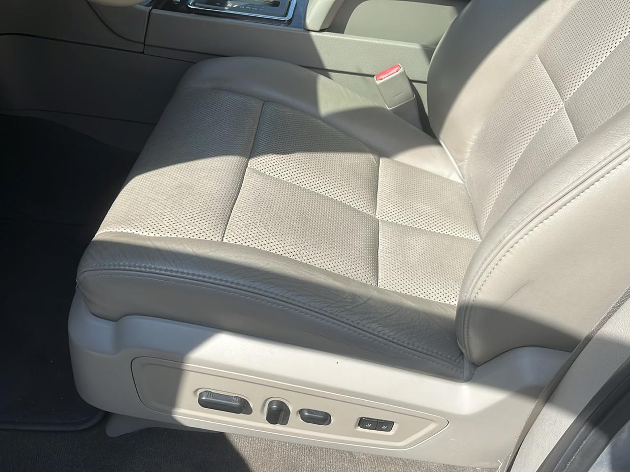 Lincoln Navigator 4WD 4dr 2013