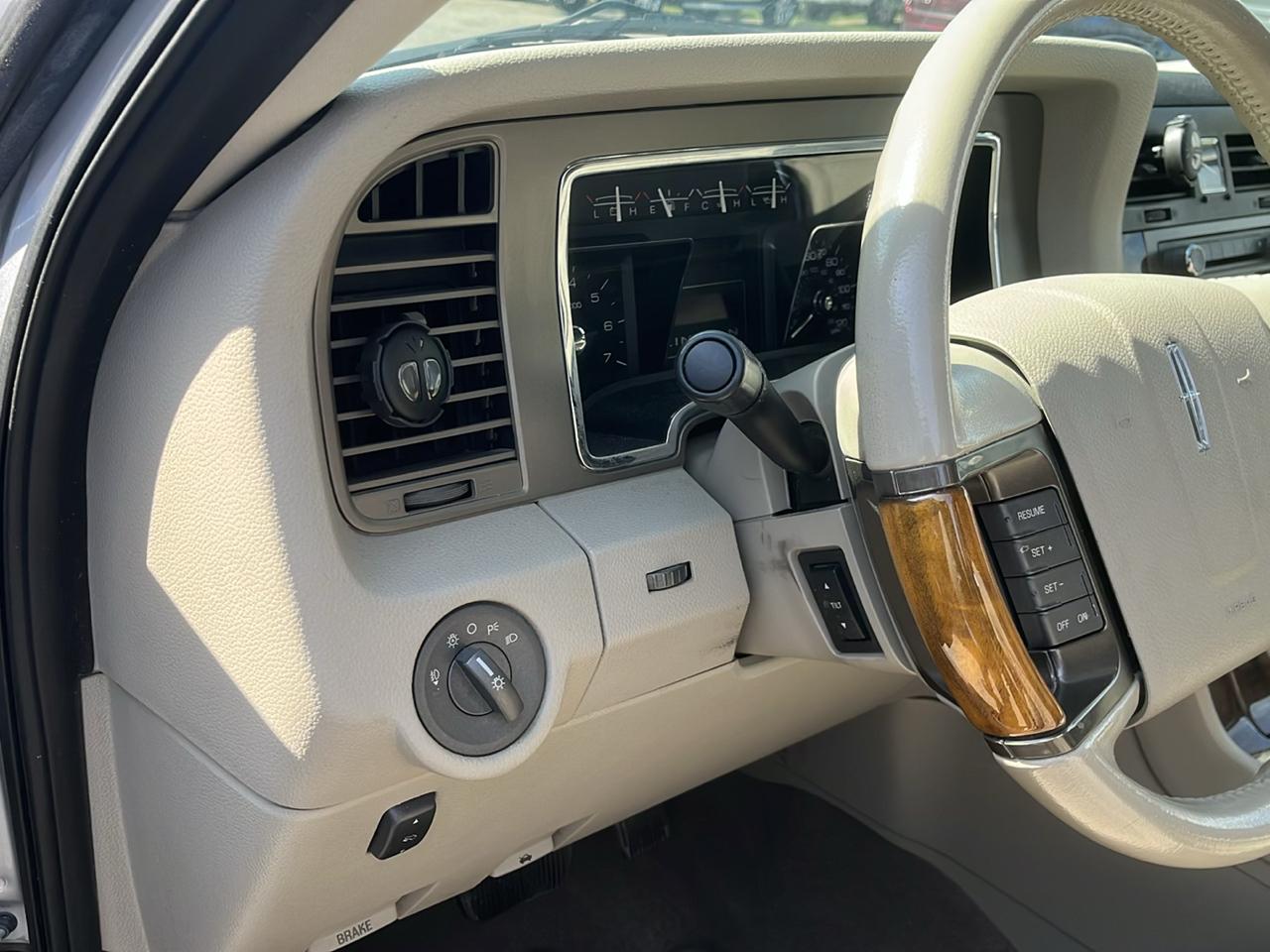 Lincoln Navigator 4WD 4dr 2013