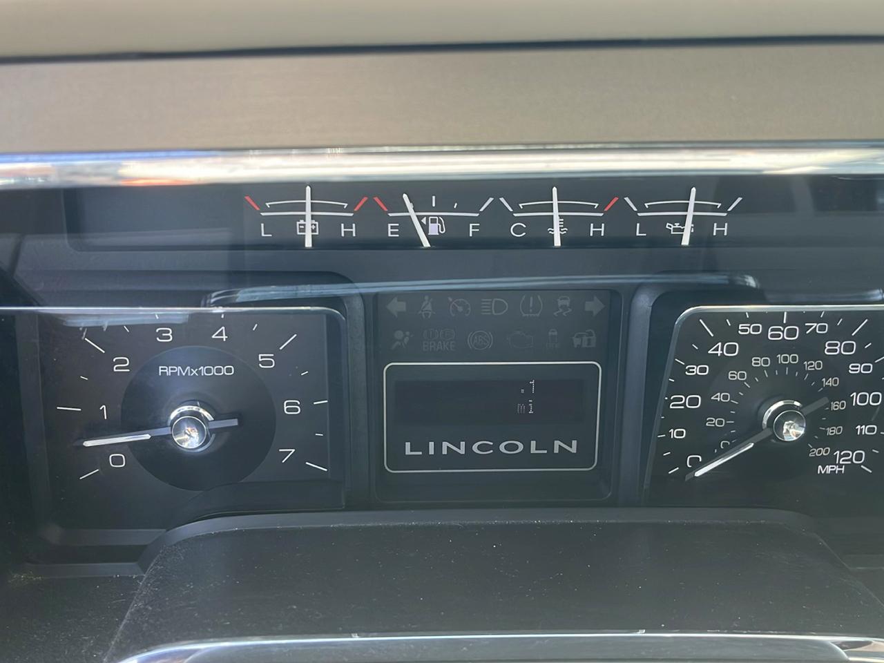 Lincoln Navigator 4WD 4dr 2013