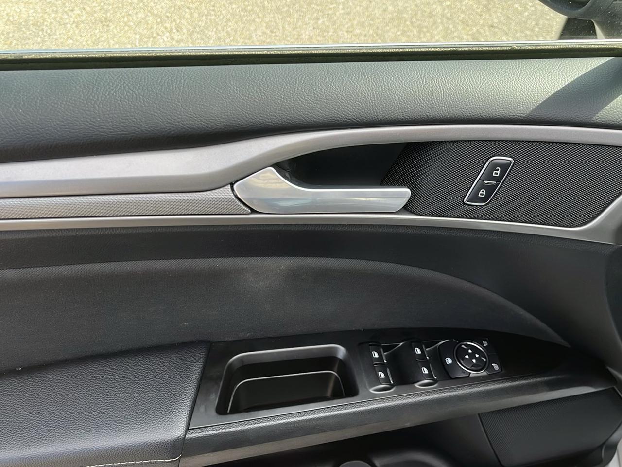 Ford Fusion SE FWD 2017