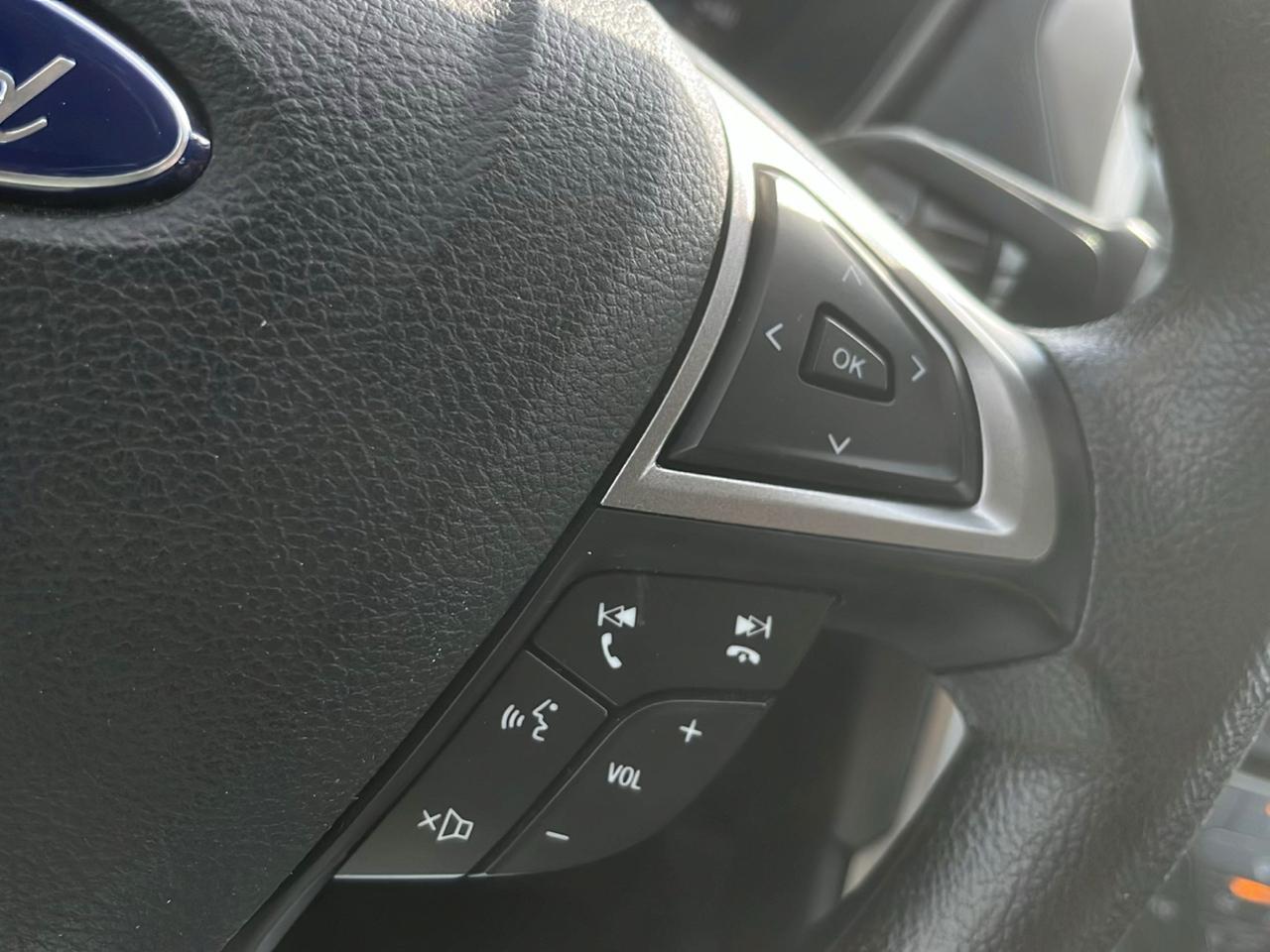 Ford Fusion SE FWD 2017