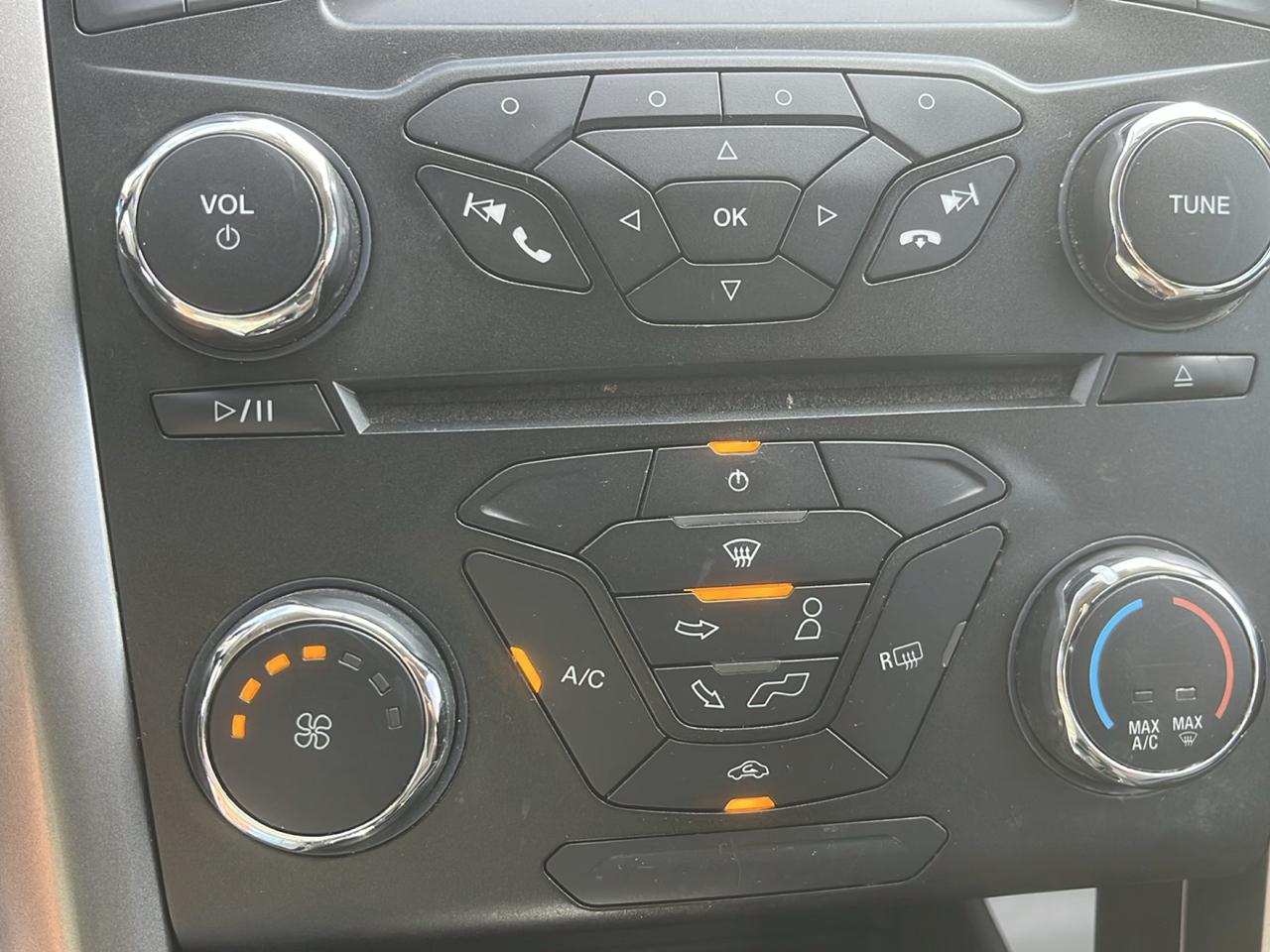 Ford Fusion SE FWD 2017