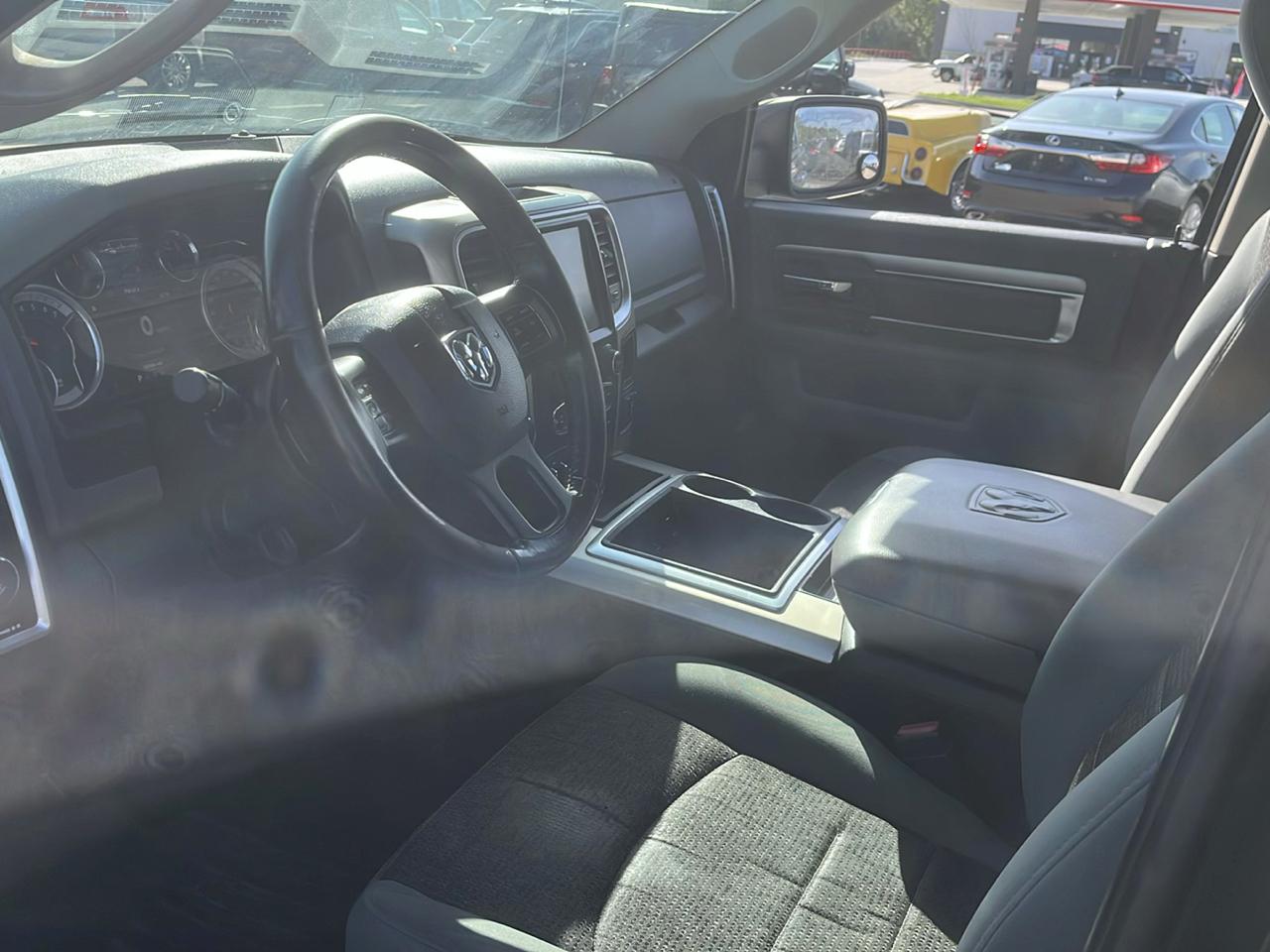RAM 1500 4WD Crew Cab 140.5" SLT 2014