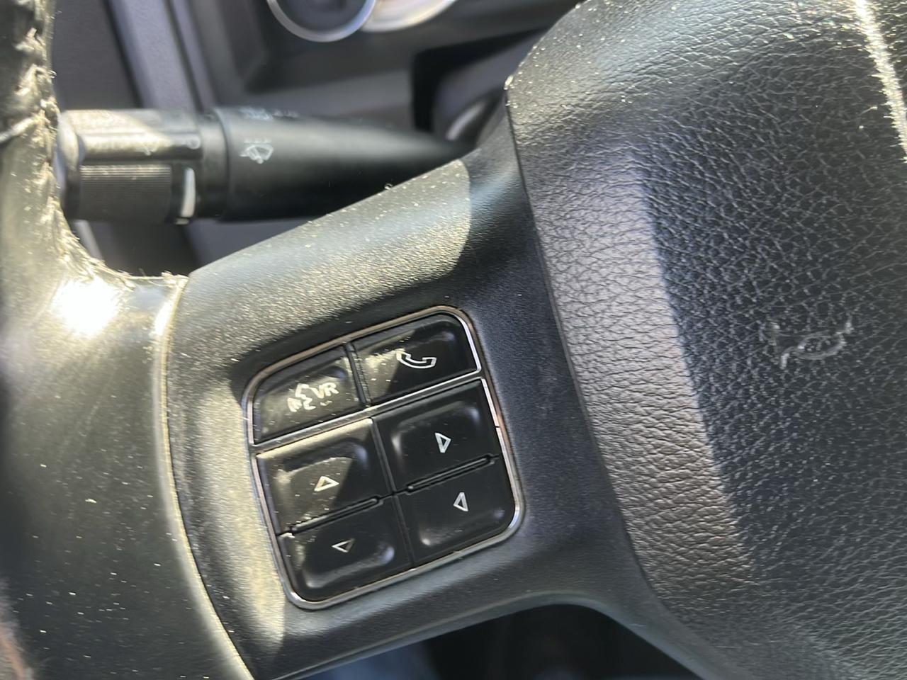 RAM 1500 4WD Crew Cab 140.5" SLT 2014