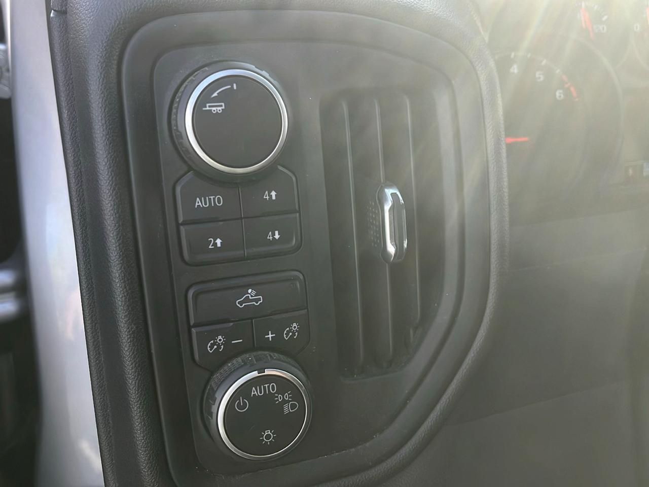 Chevrolet Silverado 1500 4WD Crew Cab 147" Custom Trail Boss 2019