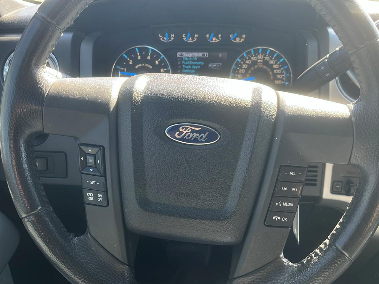 Ford F-150 4WD SuperCrew 145" XLT 2014