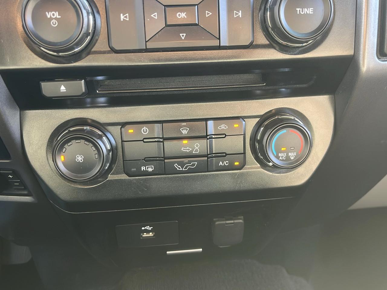 Ford F-150 4WD SuperCrew 145" XLT 2016