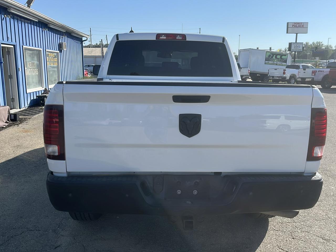 RAM 1500 Classic Warlock 4x2 Quad Cab 6'4" Box 2022