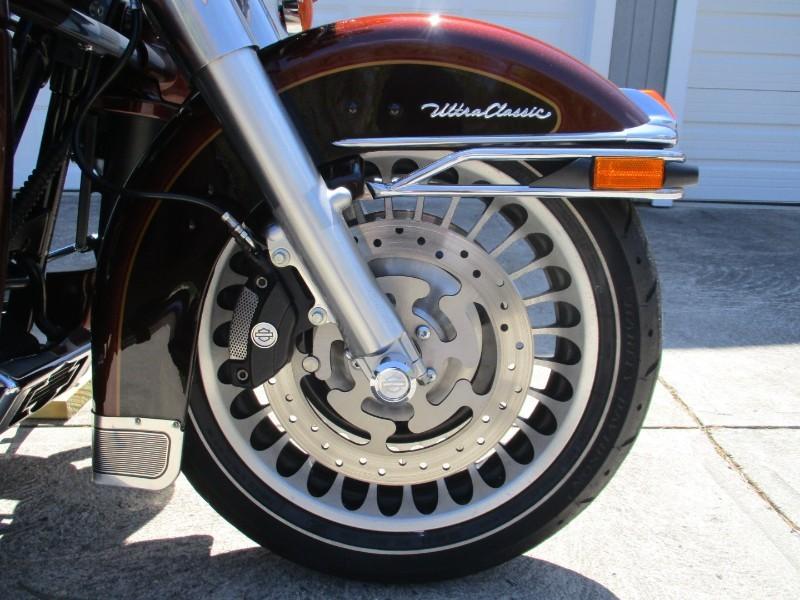 Harley-Davidson FLHTCU  2009