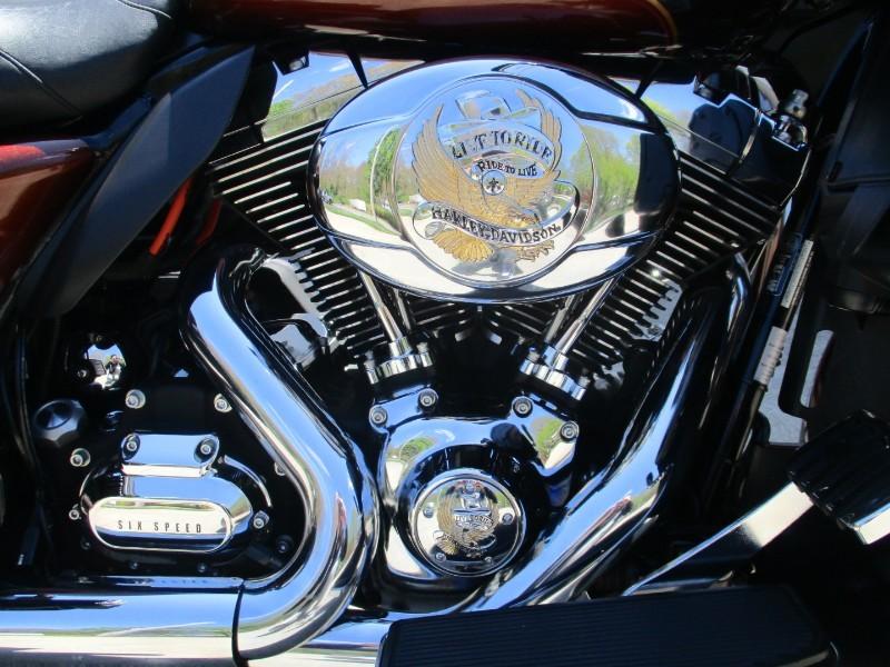 Harley-Davidson FLHTCU  2009