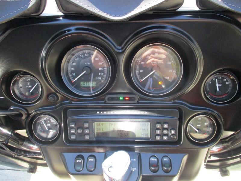 Harley-Davidson FLHTCU  2009