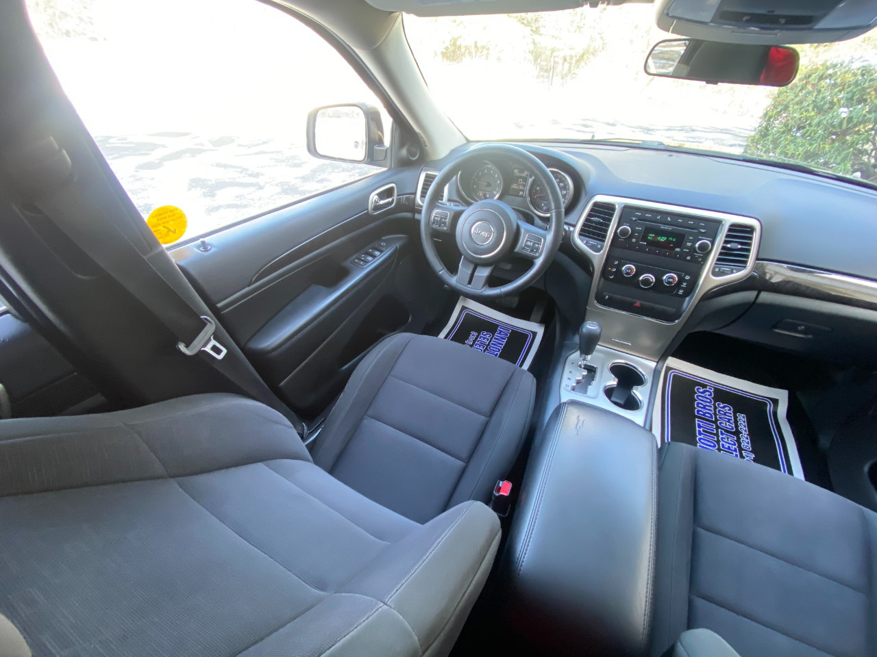 Jeep Grand Cherokee 4dr Laredo 2011