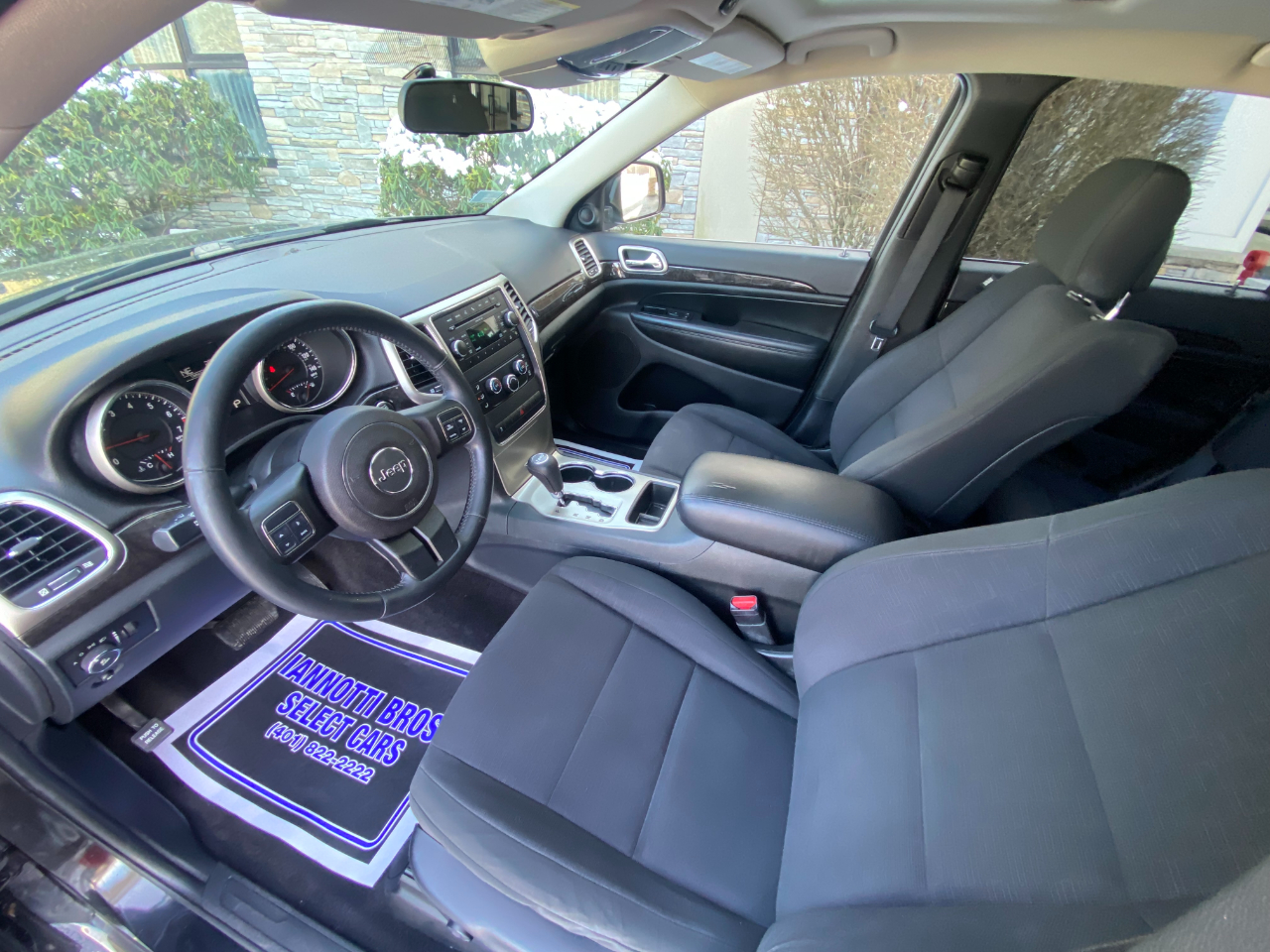 Jeep Grand Cherokee 4dr Laredo 2011