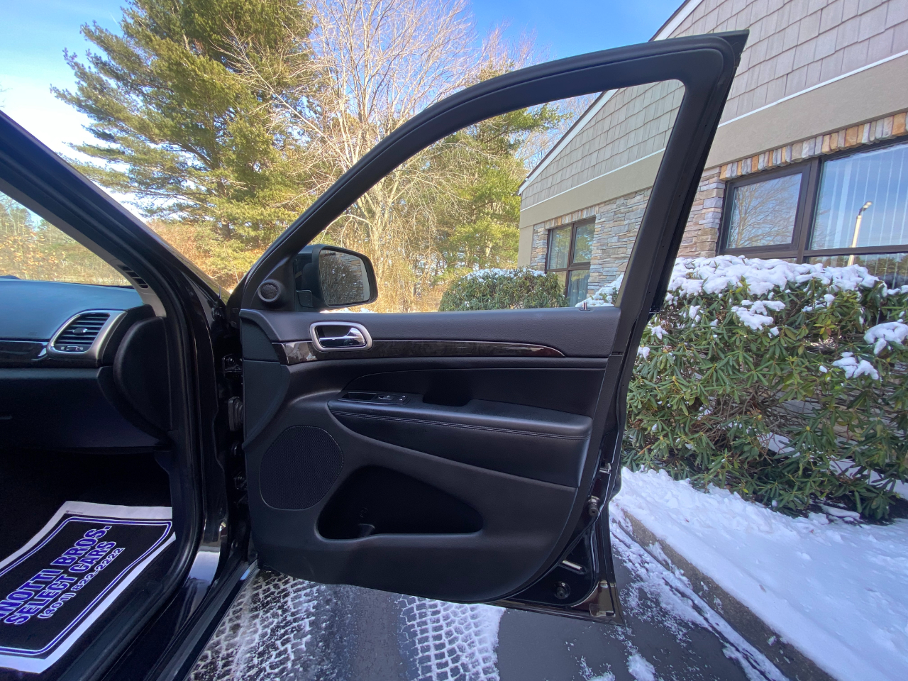 Jeep Grand Cherokee 4dr Laredo 2011