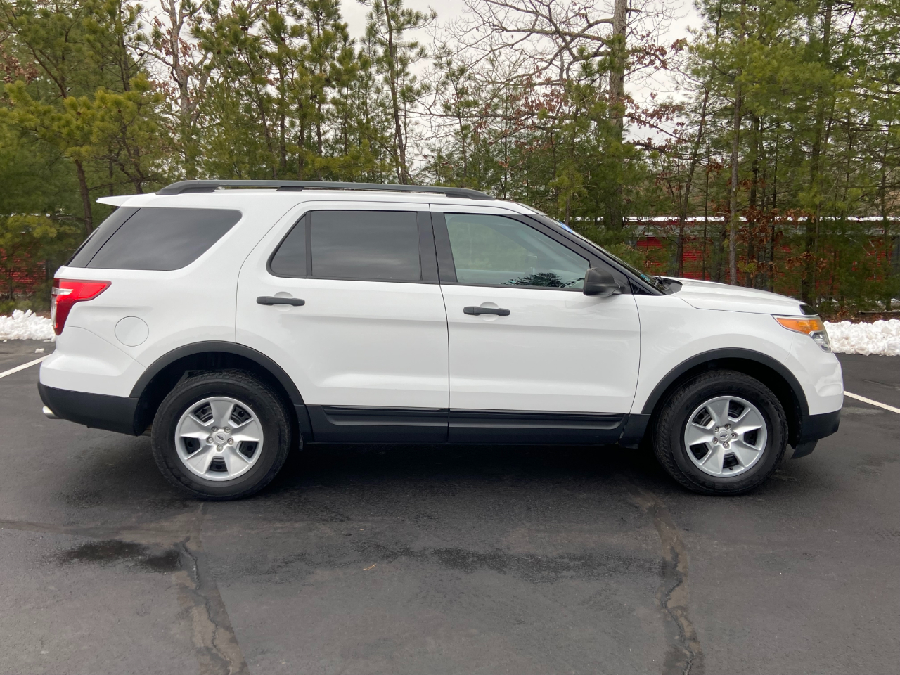 Ford Explorer 4dr XL 4WD 2013