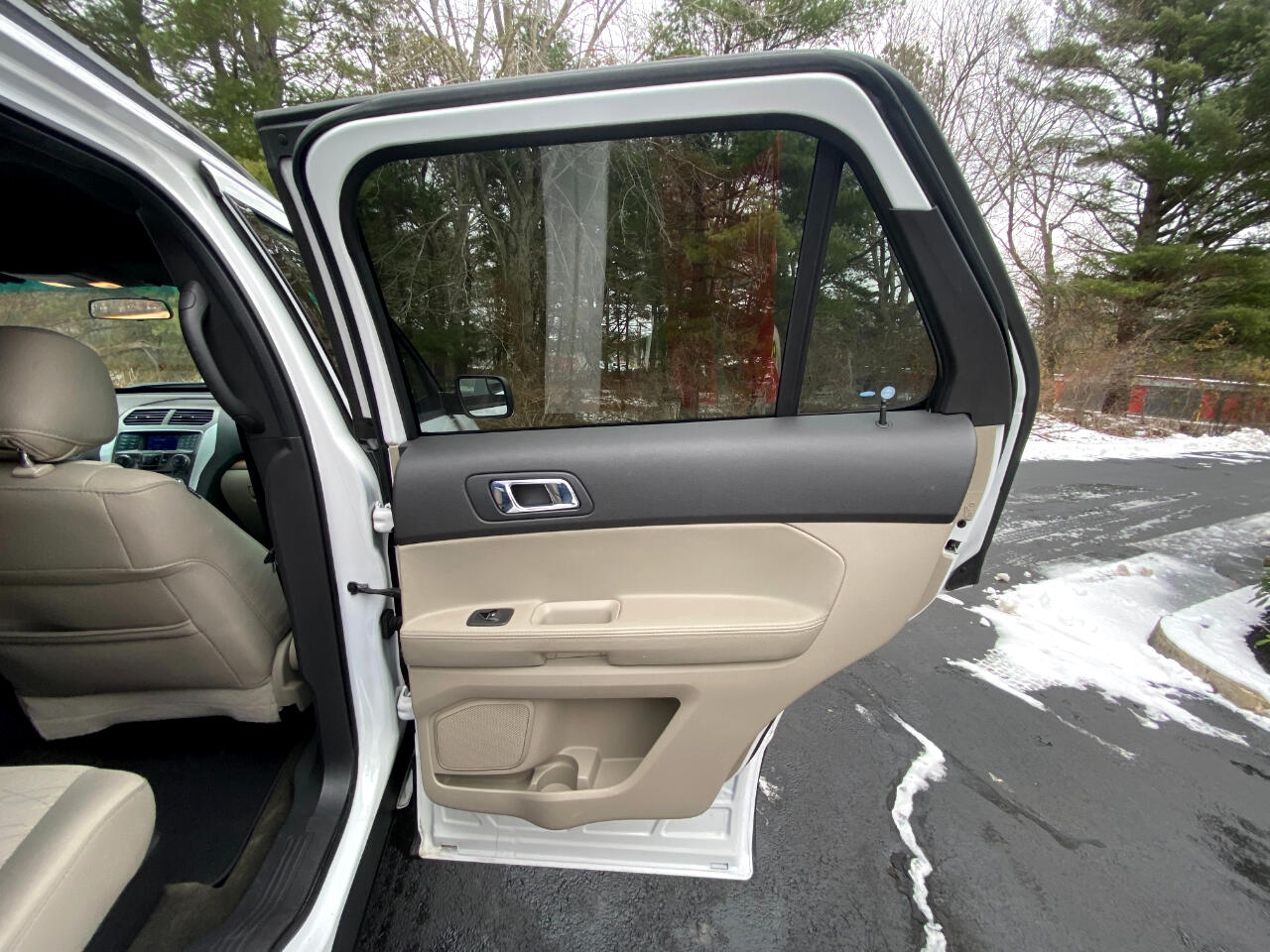 Ford Explorer 4dr XL 4WD 2013