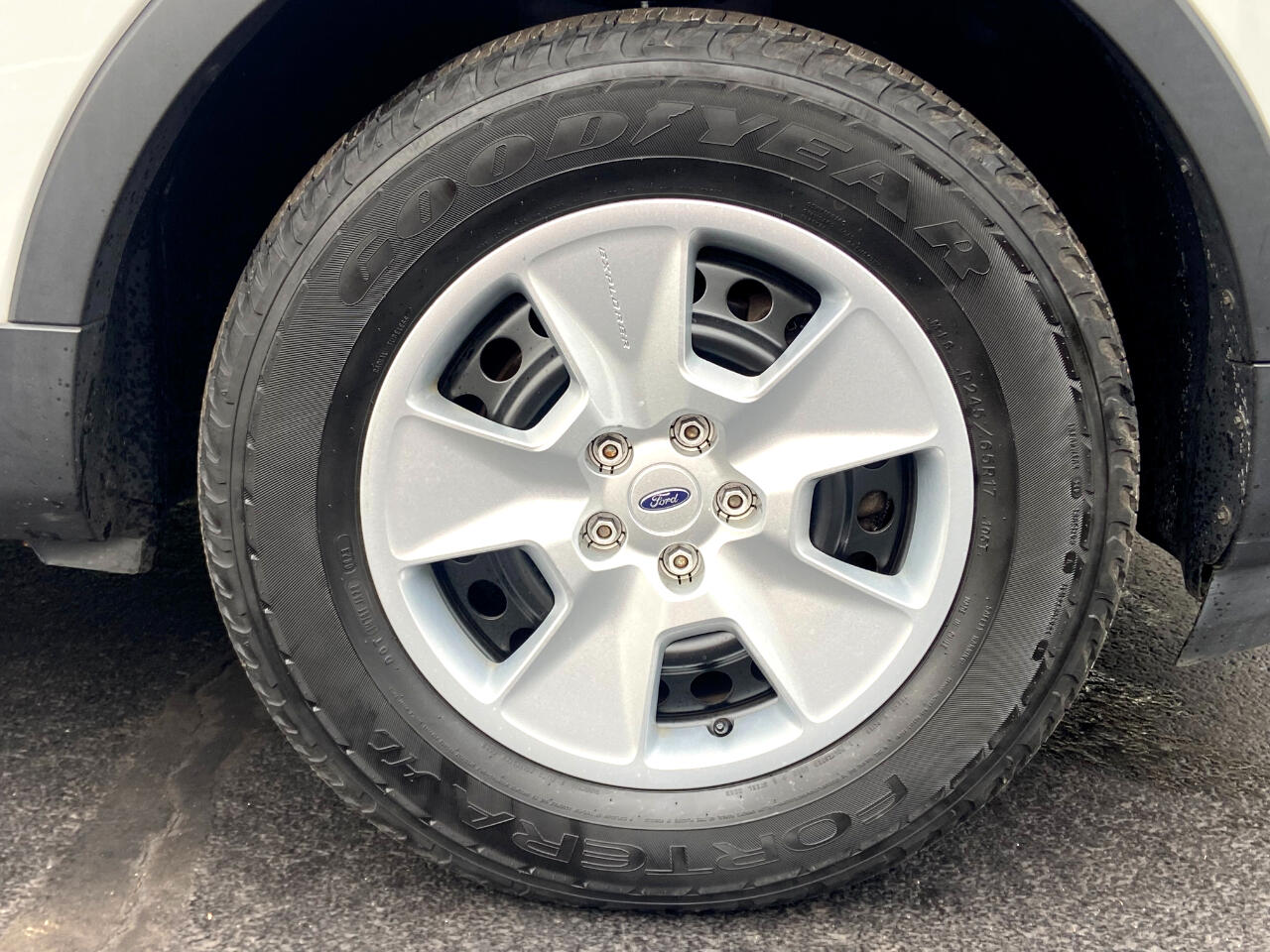 Ford Explorer 4dr XL 4WD 2013