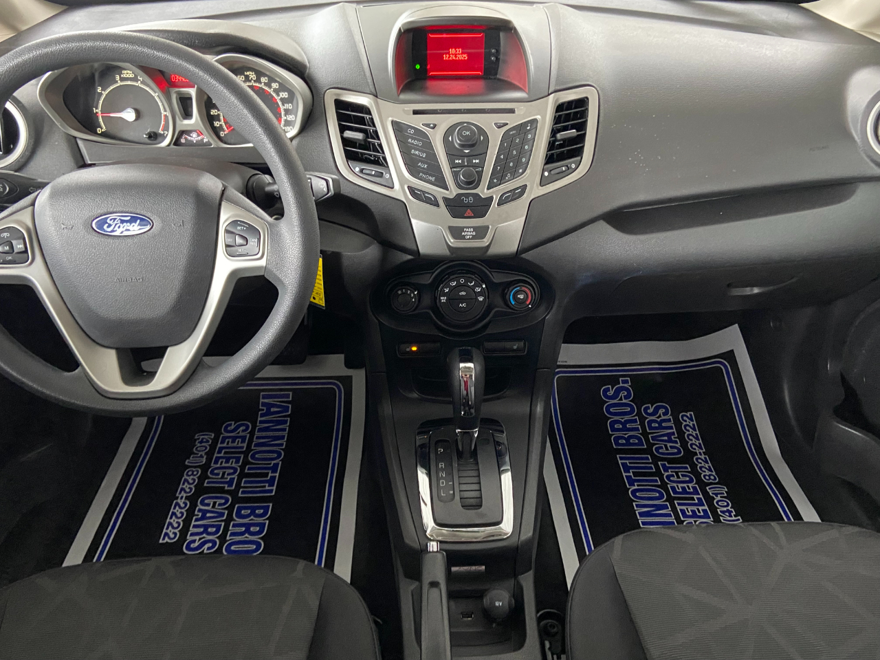 Ford FIESTA SE  2012