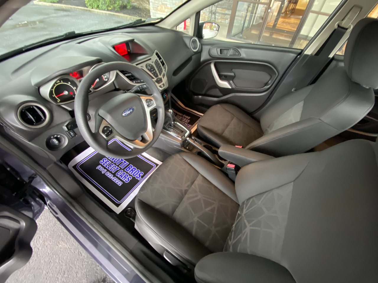 Ford FIESTA SE  2012