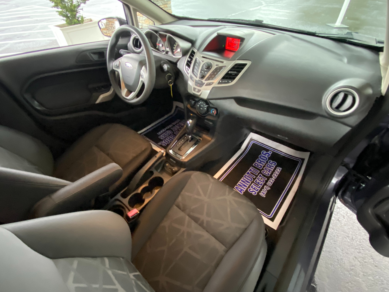 Ford FIESTA SE  2012