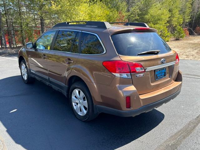 Subaru Outback 4dr Wgn 2.5i Limited 2011
