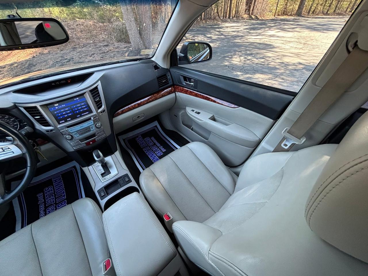 Subaru Outback 4dr Wgn 2.5i Limited 2011