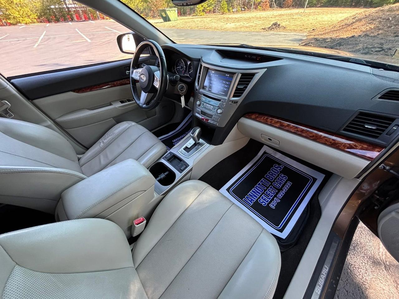 Subaru Outback 4dr Wgn 2.5i Limited 2011