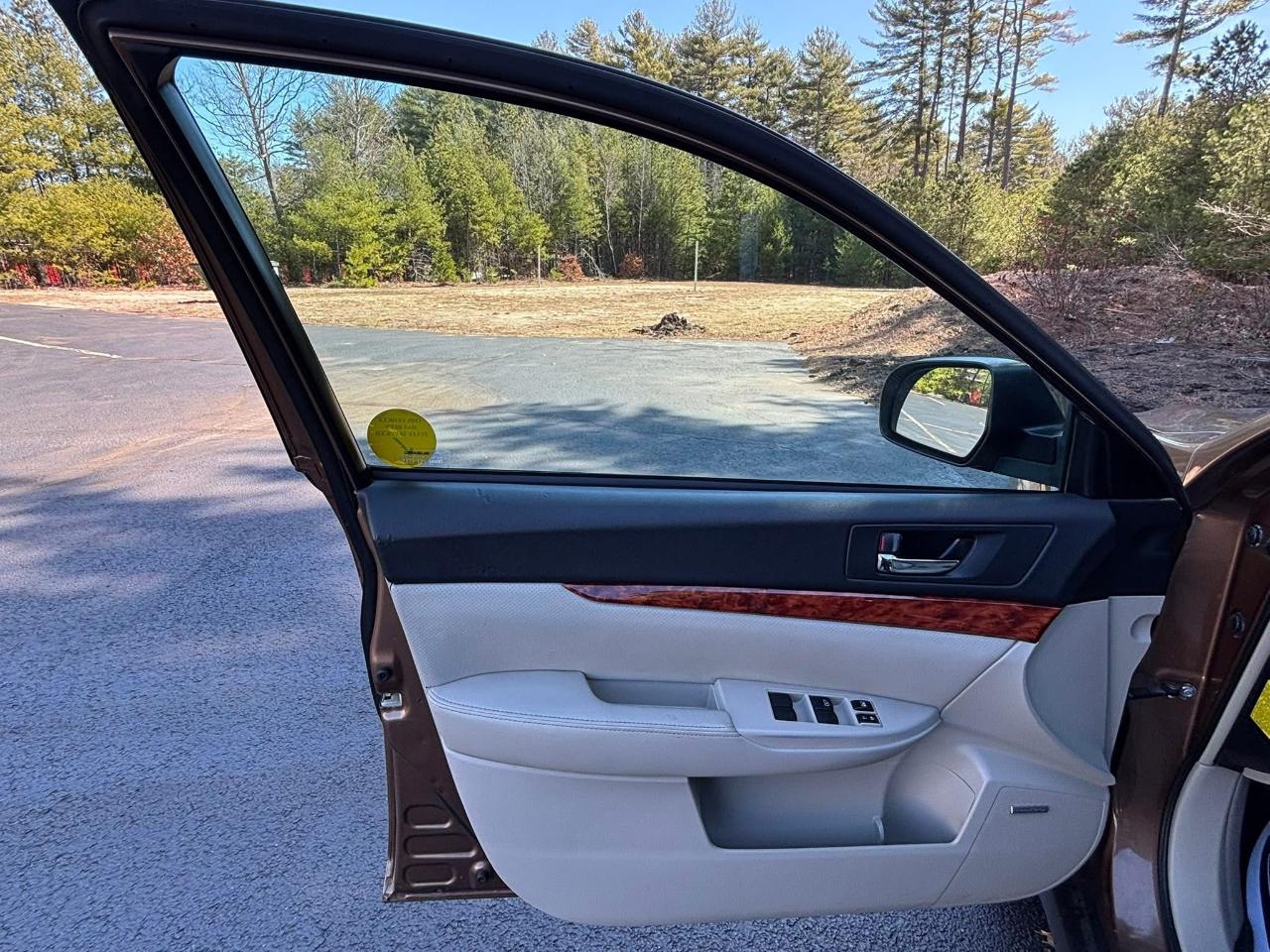 Subaru Outback 4dr Wgn 2.5i Limited 2011