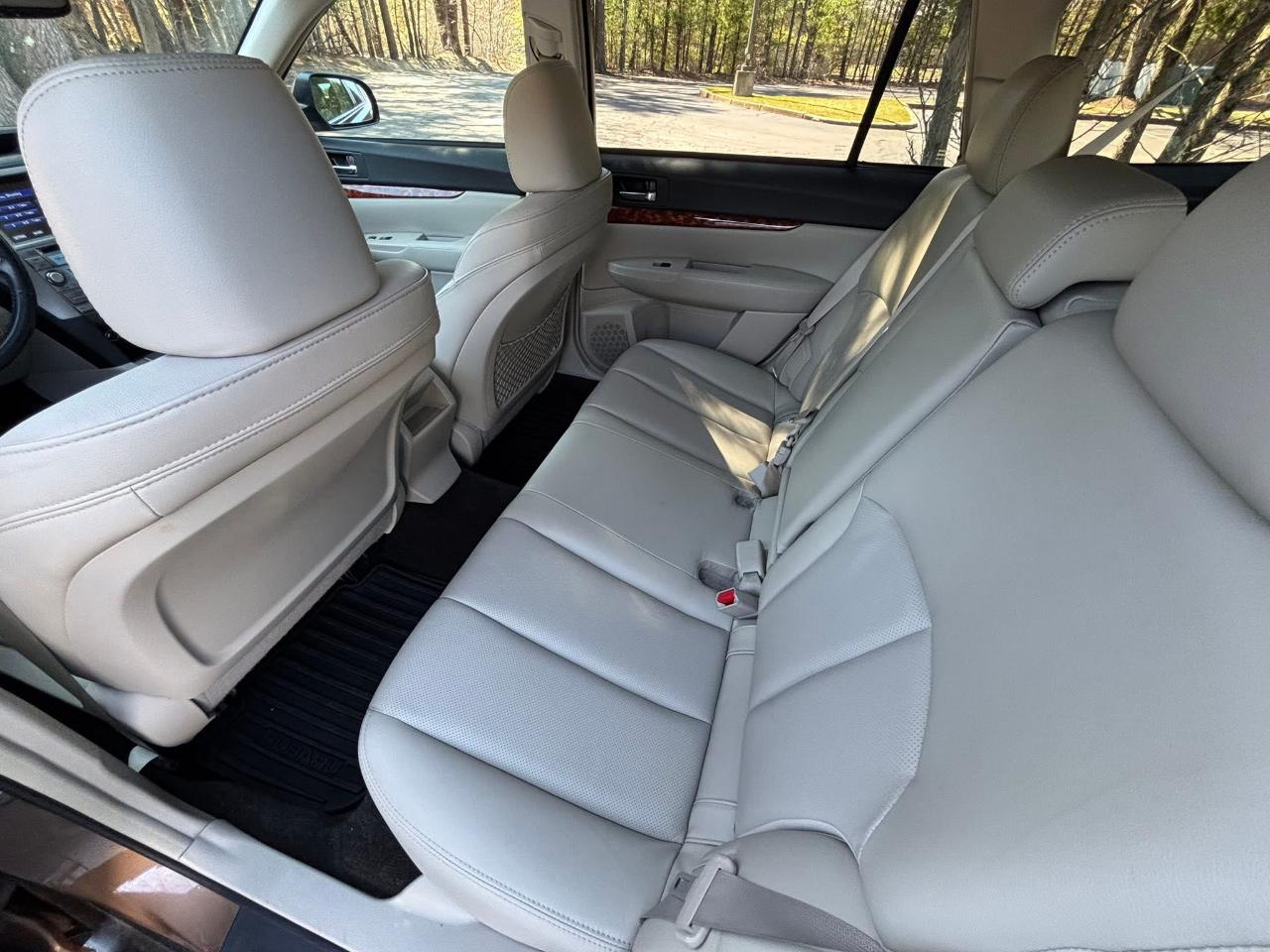 Subaru Outback 4dr Wgn 2.5i Limited 2011