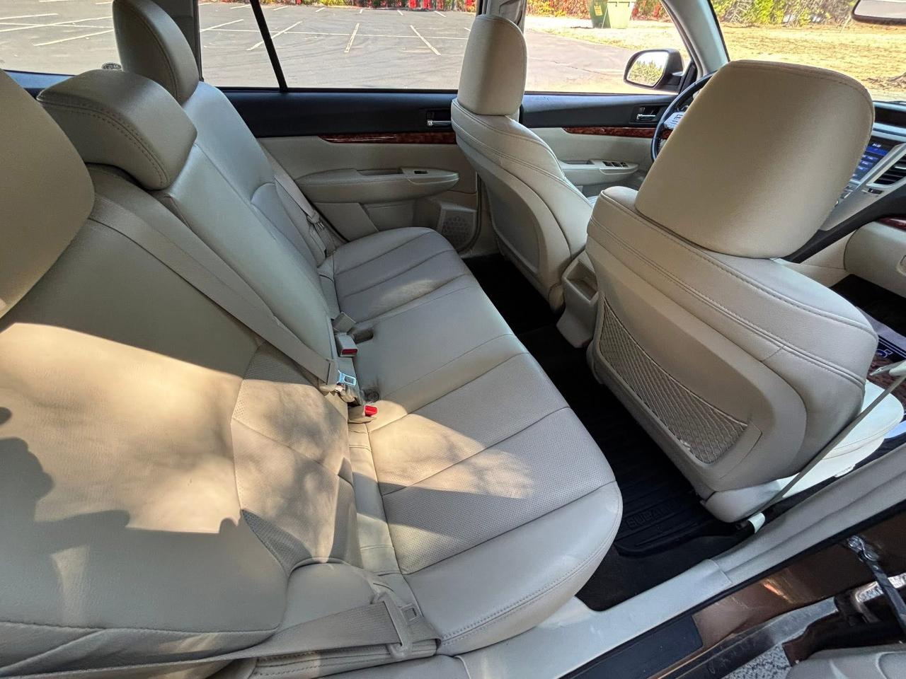 Subaru Outback 4dr Wgn 2.5i Limited 2011