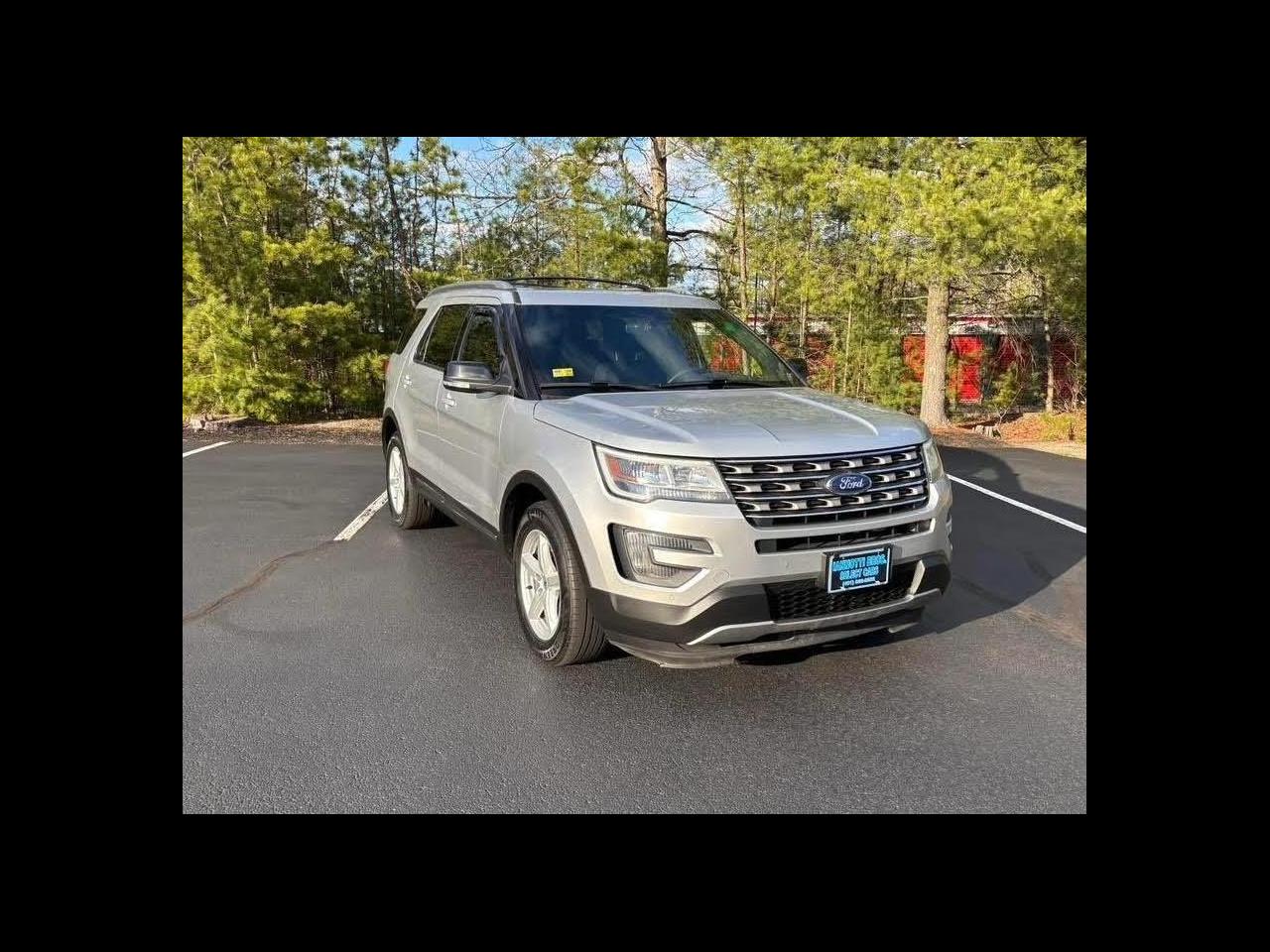 Ford Explorer XLT 4D SUV FWD 2016