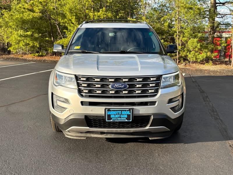 Ford Explorer XLT 4D SUV FWD 2016