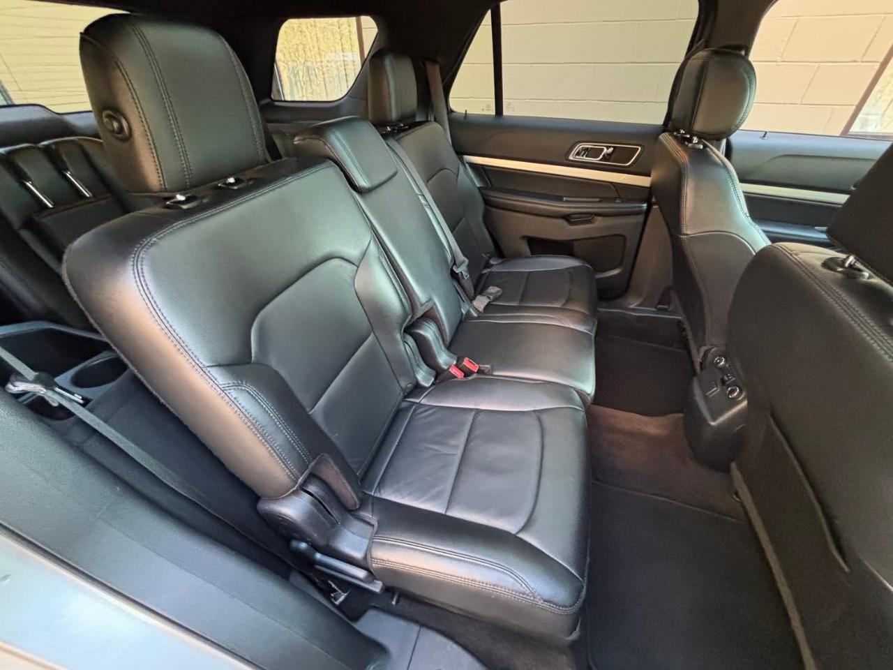 Ford Explorer XLT 4D SUV FWD 2016