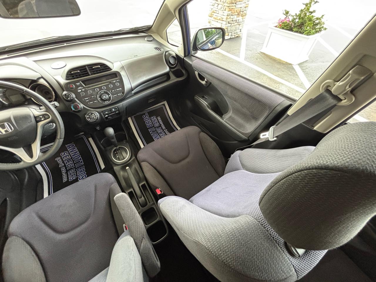 Honda Fit Sport 5-Speed AT 2012