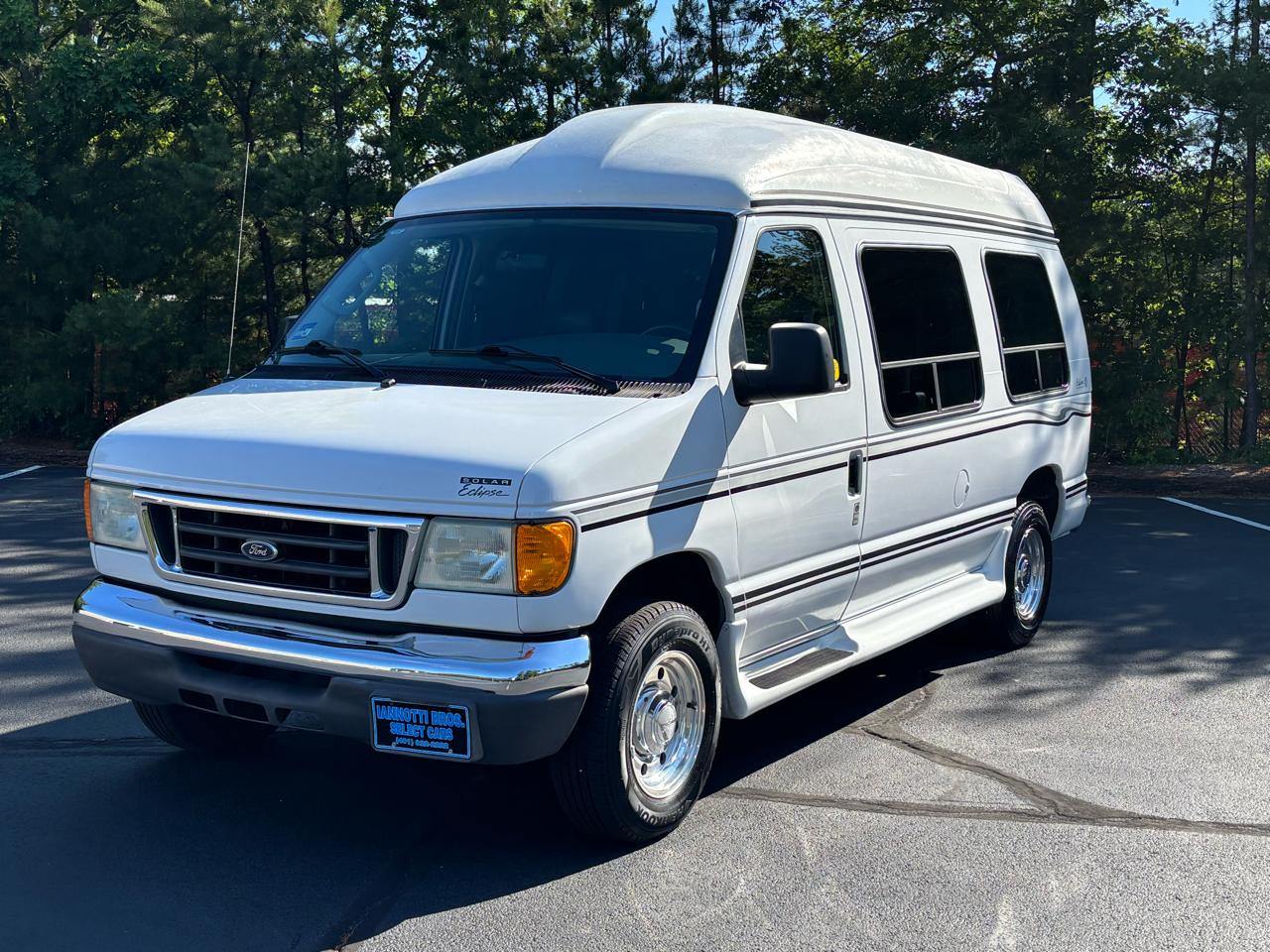 Ford Econoline E-250 2005