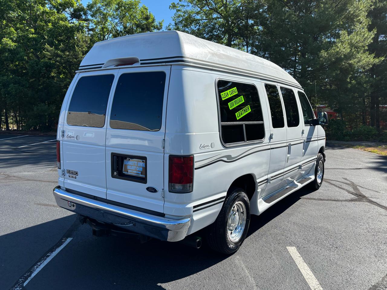Ford Econoline E-250 2005