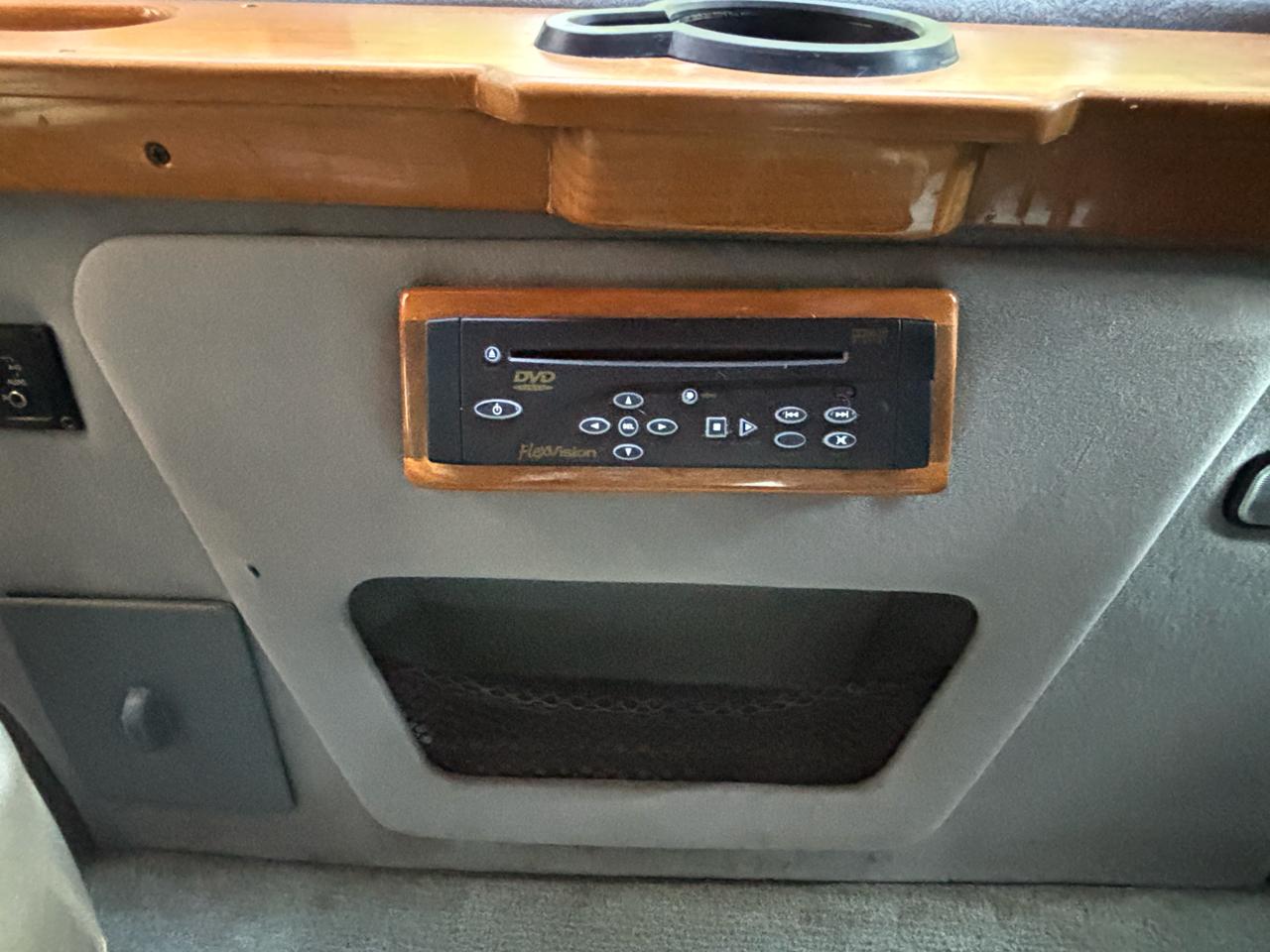 Ford Econoline E-250 2005