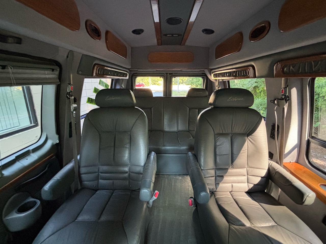 Ford Econoline E-250 2005