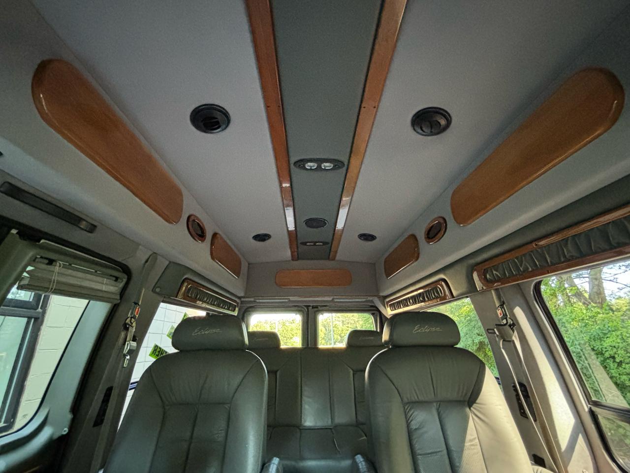 Ford Econoline E-250 2005