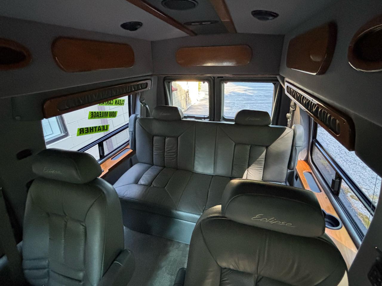 Ford Econoline E-250 2005