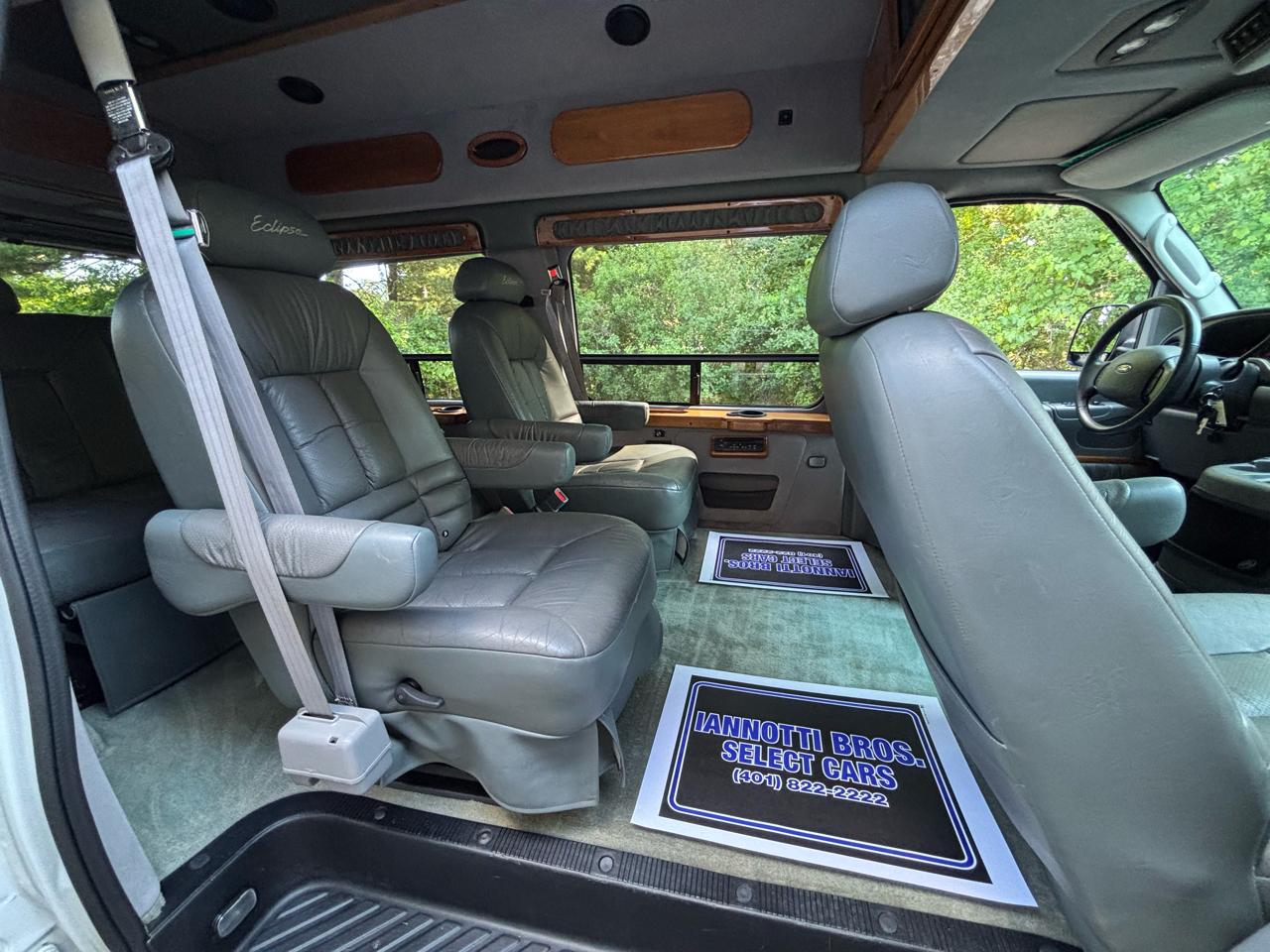 Ford Econoline E-250 2005