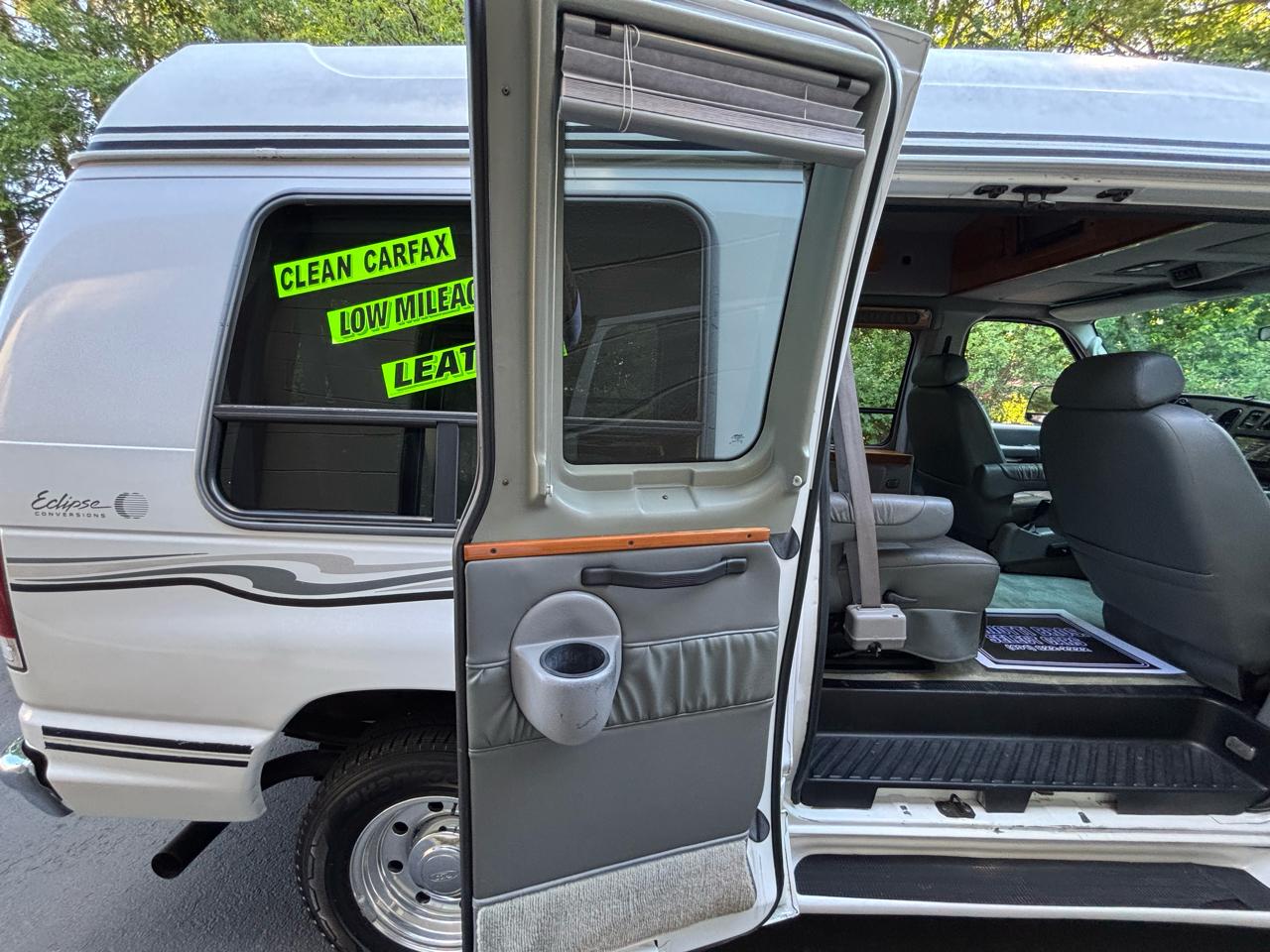 Ford Econoline E-250 2005