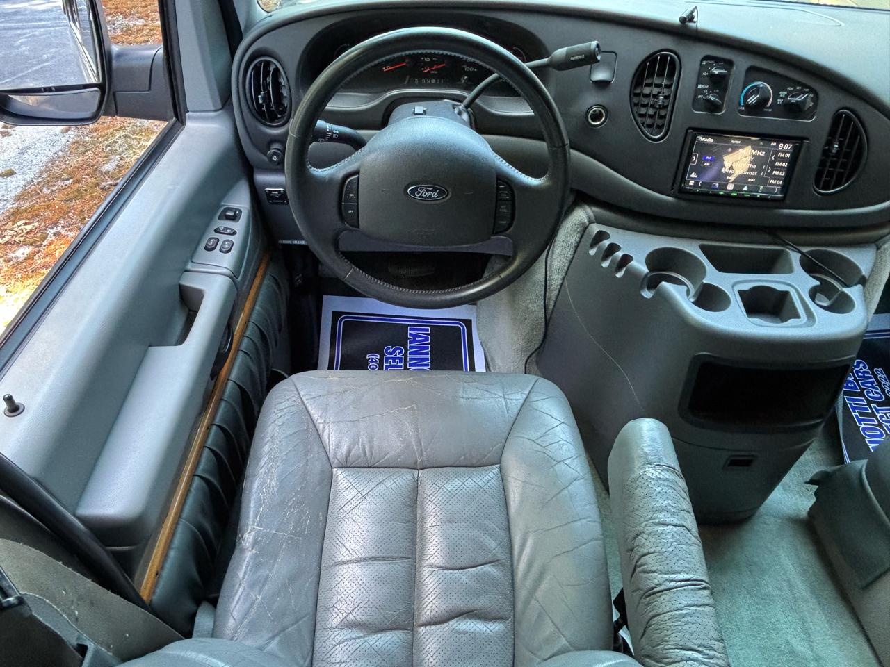 Ford Econoline E-250 2005