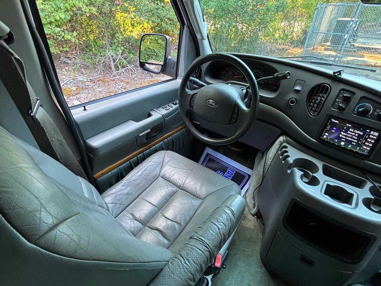 Ford Econoline E-250 2005