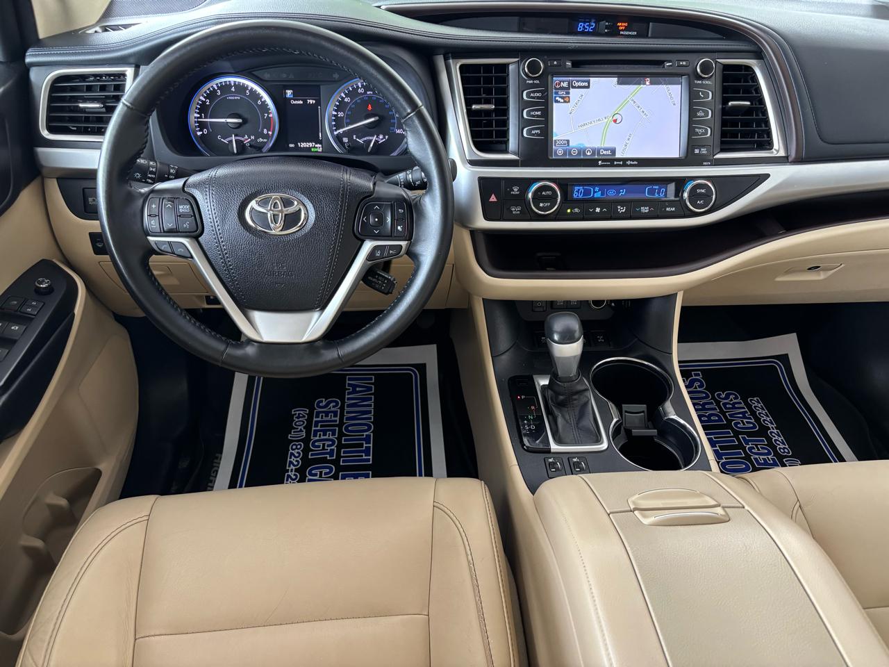 Toyota Highlander XLE AWD V6 2017