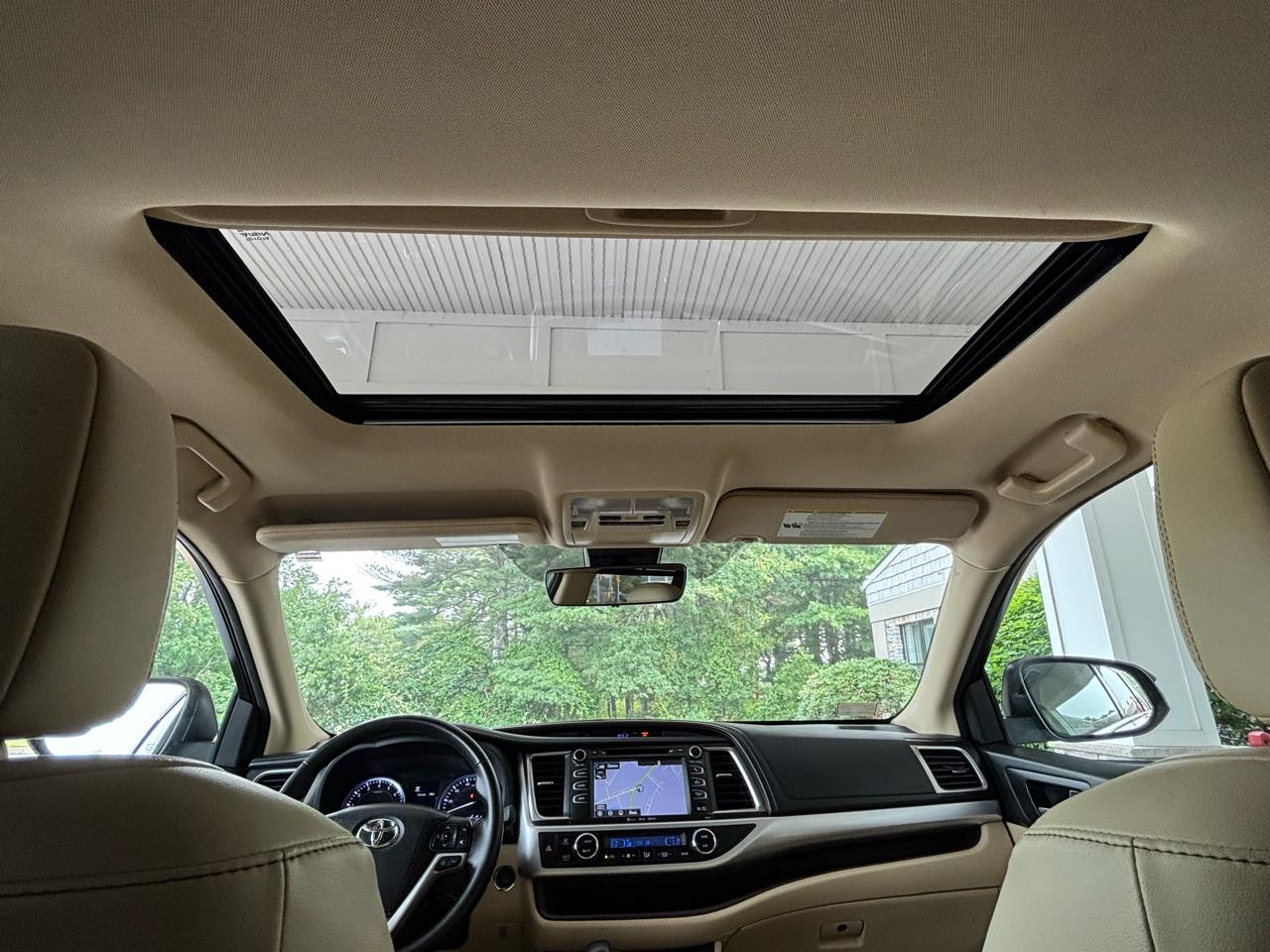 Toyota Highlander XLE AWD V6 2017